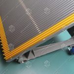 Ступень эскалатора, KONE, ECO, 600 мм, алюминий, окрашенная (серебро), диаметр роликов - 75 мм, 3 желтые крашеные демаркационные линии