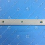 Направляющая ступени пластиковая, L=330мм